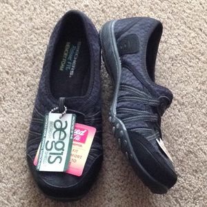 Sketchers Memory foam shoes